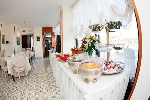 Hotel Colonna Brindisi Dış mekan fotoğraf
